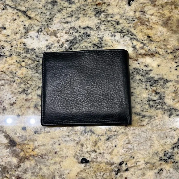 Overland RFID-Blocking Black Bison Leather Tri-Fold Wallet